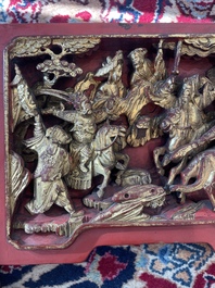 Deux panneaux en bois laqu&eacute; et dor&eacute; &agrave; d&eacute;cor figuratif, dont l'un est sign&eacute;, Chine, 19&egrave;me/20&egrave;me si&egrave;cle