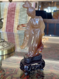 Collection de sept sculptures en pierre dure, dont du jade, du quartz et de l'&oelig;il de tigre, Chine, 19&egrave;me/20&egrave;me si&egrave;cle