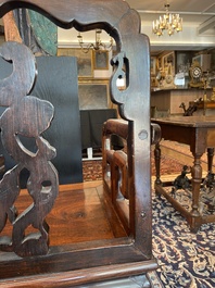Chaise en bois dur sculpt&eacute; et ajour&eacute;, Chine, 20&egrave;me si&egrave;cle