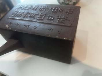 Sept th&eacute;i&egrave;res en porcelaine de Chine bleu, blanc, famille rose, verte et en gr&egrave;s de Yixing, Kangxi et post&eacute;rieur