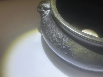 Br&ucirc;le-parfum en bronze, Chine, marque &agrave; deux caract&egrave;res, 18&egrave;me/19&egrave;me si&egrave;cle