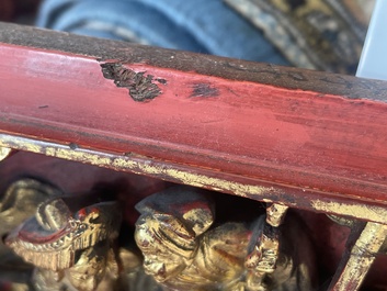 Deux panneaux en bois laqu&eacute; et dor&eacute; &agrave; d&eacute;cor figuratif, dont l'un est sign&eacute;, Chine, 19&egrave;me/20&egrave;me si&egrave;cle