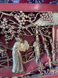 Deux panneaux en bois laqu&eacute; et dor&eacute; &agrave; d&eacute;cor figuratif, dont l'un est sign&eacute;, Chine, 19&egrave;me/20&egrave;me si&egrave;cle