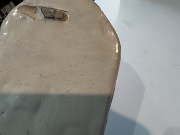 Plaque d'autel &agrave; d&eacute;cor d'immortel en blanc de Chine du Fujian, fin de la dynastie Ming