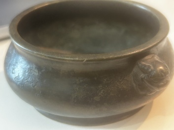 Br&ucirc;le-parfum en bronze, Chine, marque &agrave; deux caract&egrave;res, 18&egrave;me/19&egrave;me si&egrave;cle