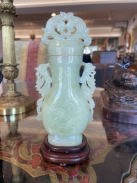 Collection de sept sculptures en pierre dure, dont du jade, du quartz et de l'&oelig;il de tigre, Chine, 19&egrave;me/20&egrave;me si&egrave;cle