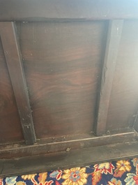 Chaise en bois dur sculpt&eacute; et ajour&eacute;, Chine, 20&egrave;me si&egrave;cle