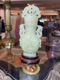 Collection de sept sculptures en pierre dure, dont du jade, du quartz et de l'&oelig;il de tigre, Chine, 19&egrave;me/20&egrave;me si&egrave;cle