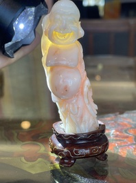 Collection de sept sculptures en pierre dure, dont du jade, du quartz et de l'&oelig;il de tigre, Chine, 19&egrave;me/20&egrave;me si&egrave;cle