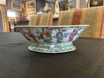Vase couvert &agrave; d&eacute;cor d'antiquit&eacute;s, un pot couvert et un bol &agrave; d&eacute;cor d'immortels en porcelaine de Chine famille rose, 19&egrave;me si&egrave;cle