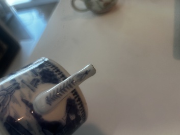 Sept th&eacute;i&egrave;res en porcelaine de Chine bleu, blanc, famille rose, verte et en gr&egrave;s de Yixing, Kangxi et post&eacute;rieur