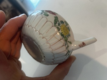 Sept th&eacute;i&egrave;res en porcelaine de Chine bleu, blanc, famille rose, verte et en gr&egrave;s de Yixing, Kangxi et post&eacute;rieur