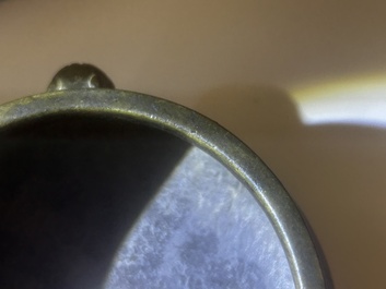 Br&ucirc;le-parfum en bronze, Chine, marque &agrave; deux caract&egrave;res, 18&egrave;me/19&egrave;me si&egrave;cle