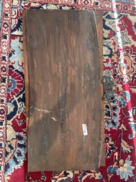 Deux panneaux en bois laqu&eacute; et dor&eacute; &agrave; d&eacute;cor figuratif, dont l'un est sign&eacute;, Chine, 19&egrave;me/20&egrave;me si&egrave;cle