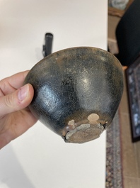 Een diverse collectie vroeg Chinees en Japans steengoed, Song en later