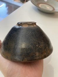 Een diverse collectie vroeg Chinees en Japans steengoed, Song en later