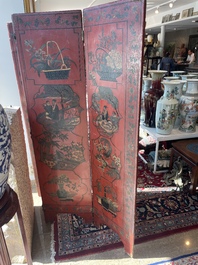 Paravent &agrave; 4 panneaux en laque polychrome, Chine, 19&egrave;me/20&egrave;me si&egrave;cle