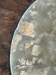 Un disque bi et une hache rituelle en jade, Chine, probablement Liangzhu et p&eacute;riode des Royaumes combattants