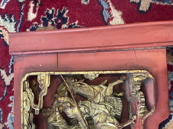 Deux panneaux en bois laqu&eacute; et dor&eacute; &agrave; d&eacute;cor figuratif, dont l'un est sign&eacute;, Chine, 19&egrave;me/20&egrave;me si&egrave;cle