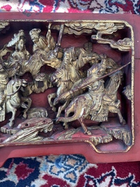 Deux panneaux en bois laqu&eacute; et dor&eacute; &agrave; d&eacute;cor figuratif, dont l'un est sign&eacute;, Chine, 19&egrave;me/20&egrave;me si&egrave;cle