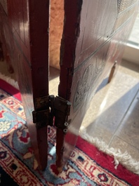 Paravent &agrave; 4 panneaux en laque polychrome, Chine, 19&egrave;me/20&egrave;me si&egrave;cle