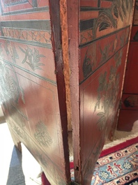 Paravent &agrave; 4 panneaux en laque polychrome, Chine, 19&egrave;me/20&egrave;me si&egrave;cle