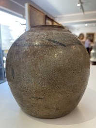 Een diverse collectie vroeg Chinees en Japans steengoed, Song en later