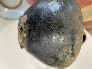 Een diverse collectie vroeg Chinees en Japans steengoed, Song en later