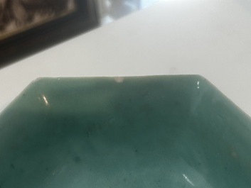 Bol de forme hexagonale en porcelaine de Chine famille rose &agrave; d&eacute;cor de dragons, marque et &eacute;poque de Tongzhi