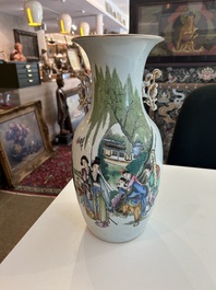 A Chinese famille rose double design vase with figures in a garden and antiquities, 19th/20th C.
