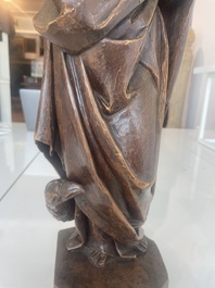 Jean de Patmos en bois sculpt&eacute; et patin&eacute;, Flandres, vers 1800