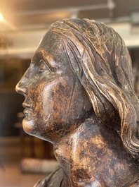 Jean de Patmos en bois sculpt&eacute; et patin&eacute;, Flandres, vers 1800