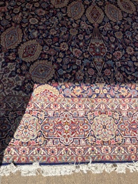 Een Perzisch Kerman (Kirman) tapijt met floraal decor, wol op katoen, 20ste eeuw