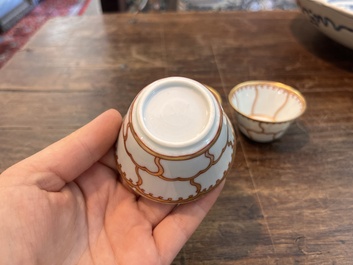Service &agrave; th&eacute; en porcelaine de Chine dor&eacute; &agrave; d&eacute;cor de papillon, Qianlong