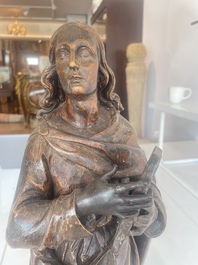 Jean de Patmos en bois sculpt&eacute; et patin&eacute;, Flandres, vers 1800