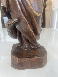 Jean de Patmos en bois sculpt&eacute; et patin&eacute;, Flandres, vers 1800