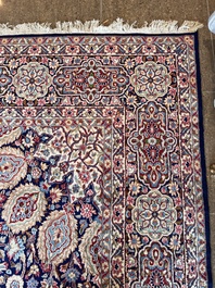 Een Perzisch Kerman (Kirman) tapijt met floraal decor, wol op katoen, 20ste eeuw