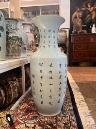 Twee Chinese famille rose vazen met geanimeerde sc&egrave;nes en een blauw-witte celadon vaas met boeddhistische symbolen, 19de/20ste eeuw