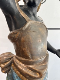 Grande paire de torch&egrave;res dites 'Aux Maures' &agrave; cinq lumi&egrave;res en bois sculpt&eacute; et polychrom&eacute;, Italie, Venise, vers 1900
