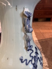 Twee Chinese famille rose vazen met geanimeerde sc&egrave;nes en een blauw-witte celadon vaas met boeddhistische symbolen, 19de/20ste eeuw