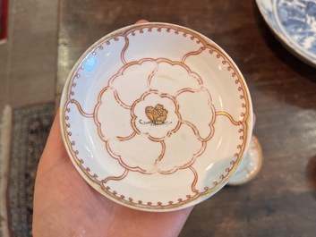 Service &agrave; th&eacute; en porcelaine de Chine dor&eacute; &agrave; d&eacute;cor de papillon, Qianlong