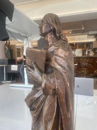 Jean de Patmos en bois sculpt&eacute; et patin&eacute;, Flandres, vers 1800