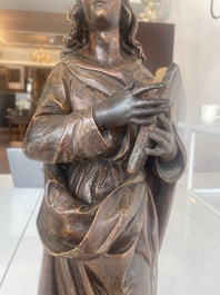 Jean de Patmos en bois sculpt&eacute; et patin&eacute;, Flandres, vers 1800