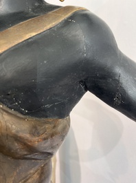 Grande paire de torch&egrave;res dites 'Aux Maures' &agrave; cinq lumi&egrave;res en bois sculpt&eacute; et polychrom&eacute;, Italie, Venise, vers 1900