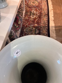 Twee Chinese famille rose vazen met geanimeerde sc&egrave;nes en een blauw-witte celadon vaas met boeddhistische symbolen, 19de/20ste eeuw