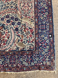 Een Perzisch Kerman (Kirman) tapijt met floraal decor, wol op katoen, eerste helft 20ste eeuw