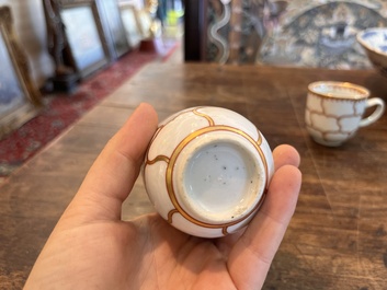 Service &agrave; th&eacute; en porcelaine de Chine dor&eacute; &agrave; d&eacute;cor de papillon, Qianlong