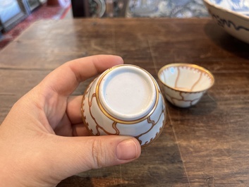 Service &agrave; th&eacute; en porcelaine de Chine dor&eacute; &agrave; d&eacute;cor de papillon, Qianlong