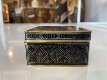 Vase de forme 'meiping', une verseuse et une bo&icirc;te couverte en &eacute;maux cloisonn&eacute;s, Chine, 19&egrave;me/20&egrave;me si&egrave;cle