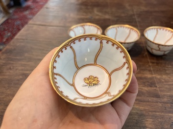 Service &agrave; th&eacute; en porcelaine de Chine dor&eacute; &agrave; d&eacute;cor de papillon, Qianlong